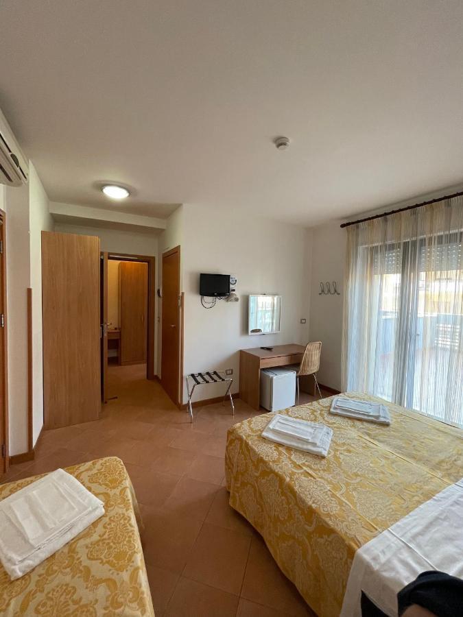 Hotel Leuco' マルティンシクーロ エクステリア 写真