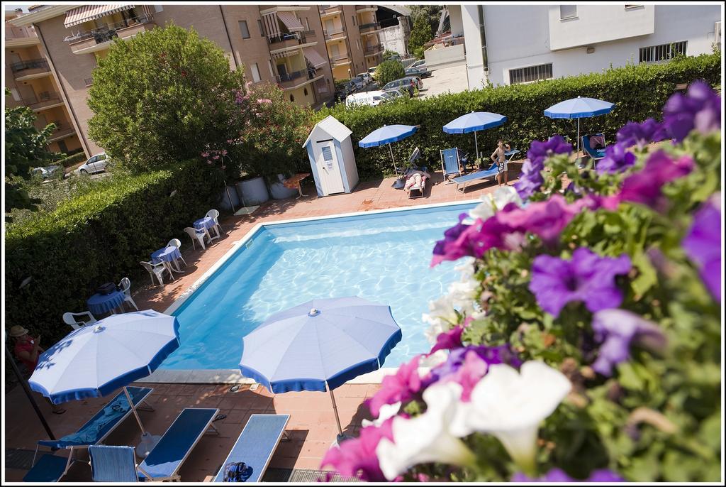 Hotel Leuco' マルティンシクーロ エクステリア 写真
