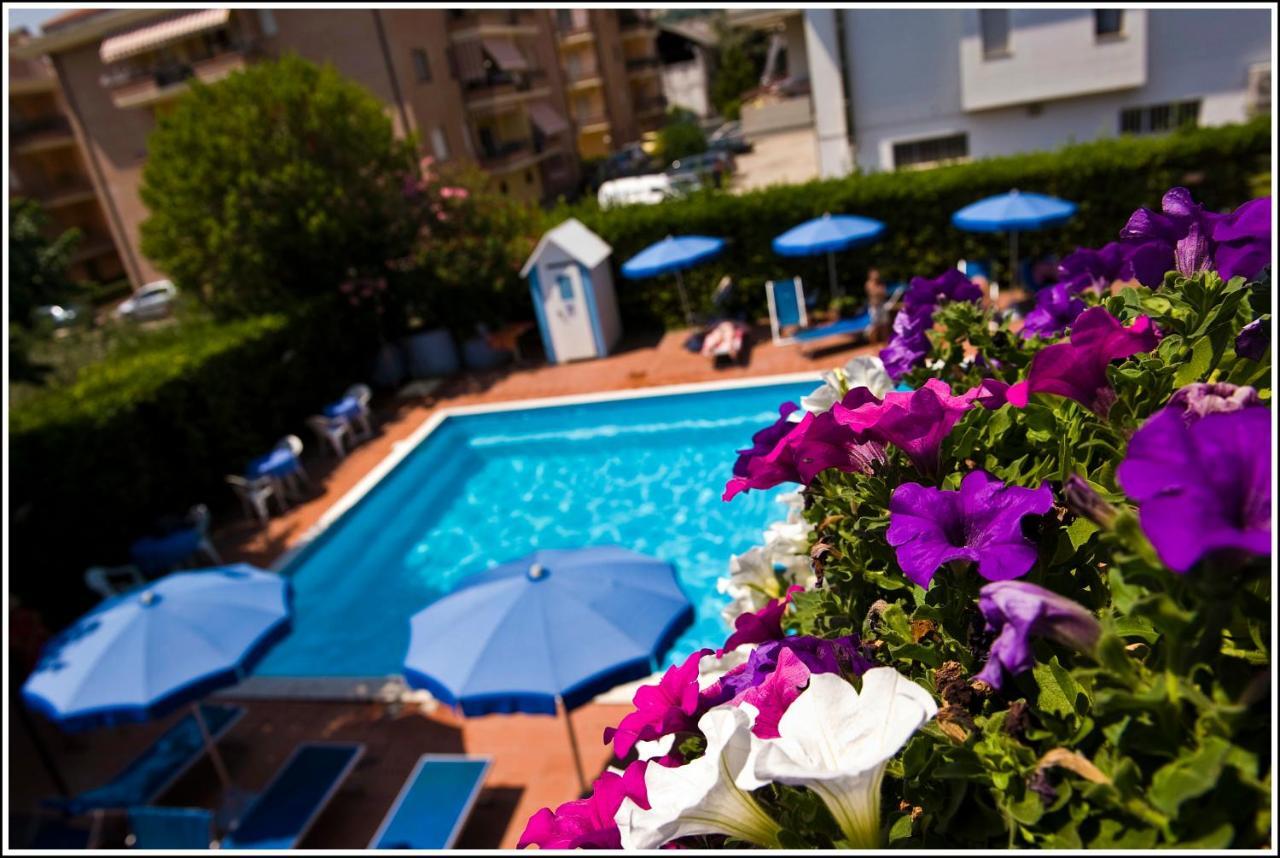 Hotel Leuco' マルティンシクーロ エクステリア 写真